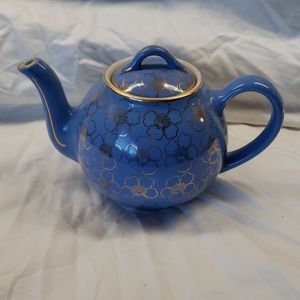Hall teapot blue with gold flowers 6-cup